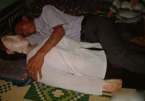 ��һ����Ĺ���ղ�����Ůʬ����ż