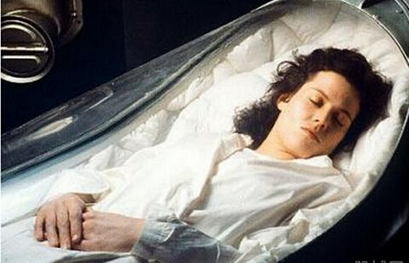 Ů�������ײ�����Ĺ�أ������������