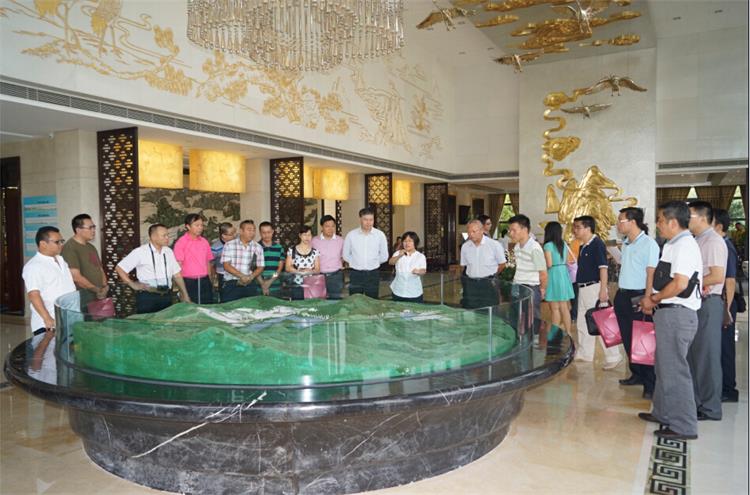 ��ɽ�������ּ������������쵼����԰�ι۽���