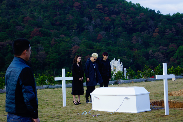 ��Ӱ���������ˡ��ڽ���Ĺ԰����